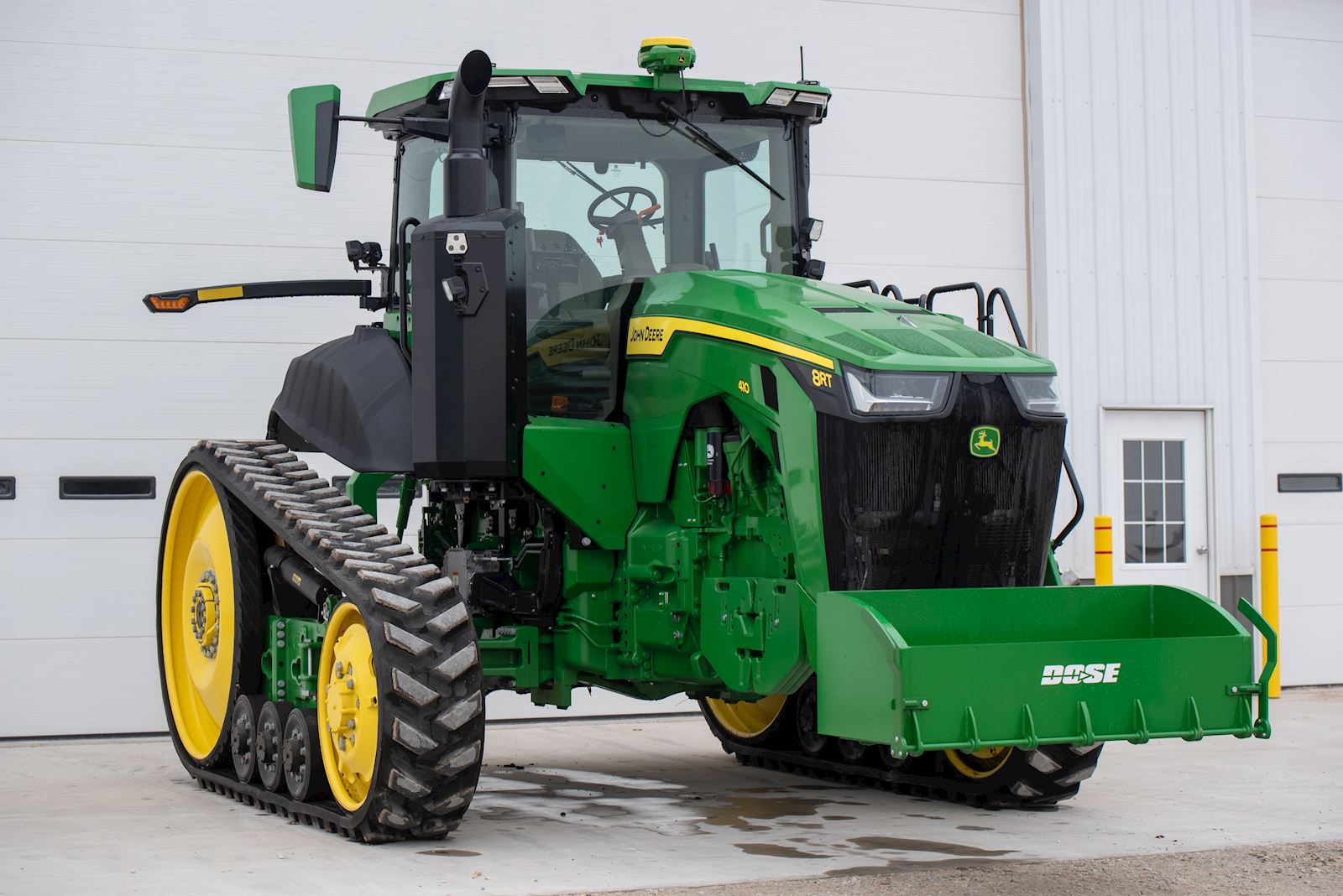 /Content/cms/images/John%20Deere%20Tractor%20with%20Rockbox.jpg